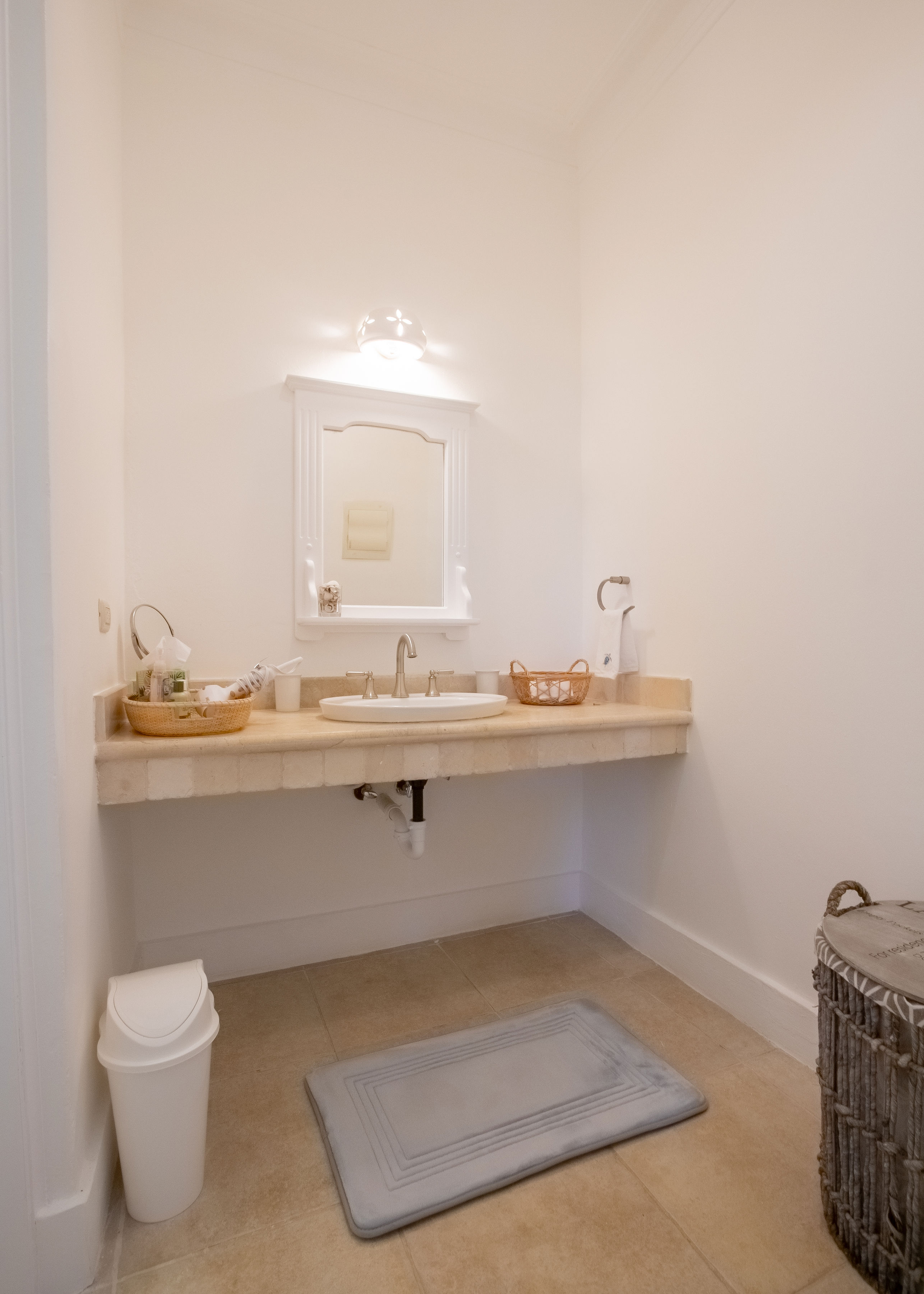 Victorian Luxury Condominium K3 Bathroom with Separate Sink